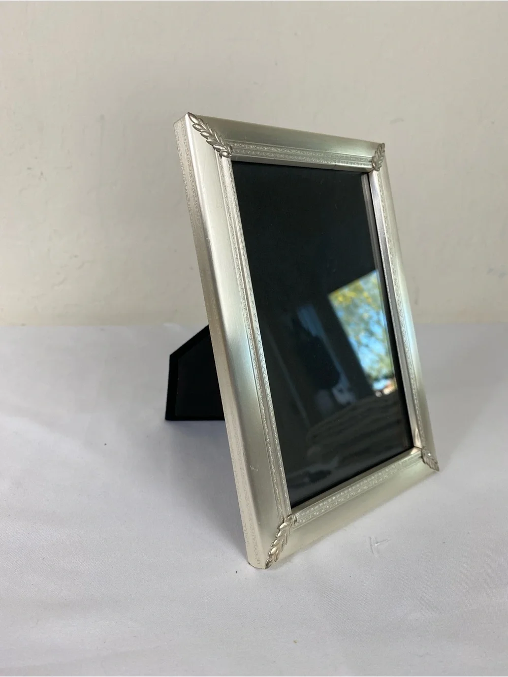 Vintage Silver picture frame leaf accent 4x6 Hollywood Regency